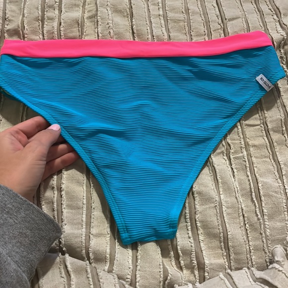 Body Glove Aro Scoop Multi Color Block Bikini. - Picture 7 of 8